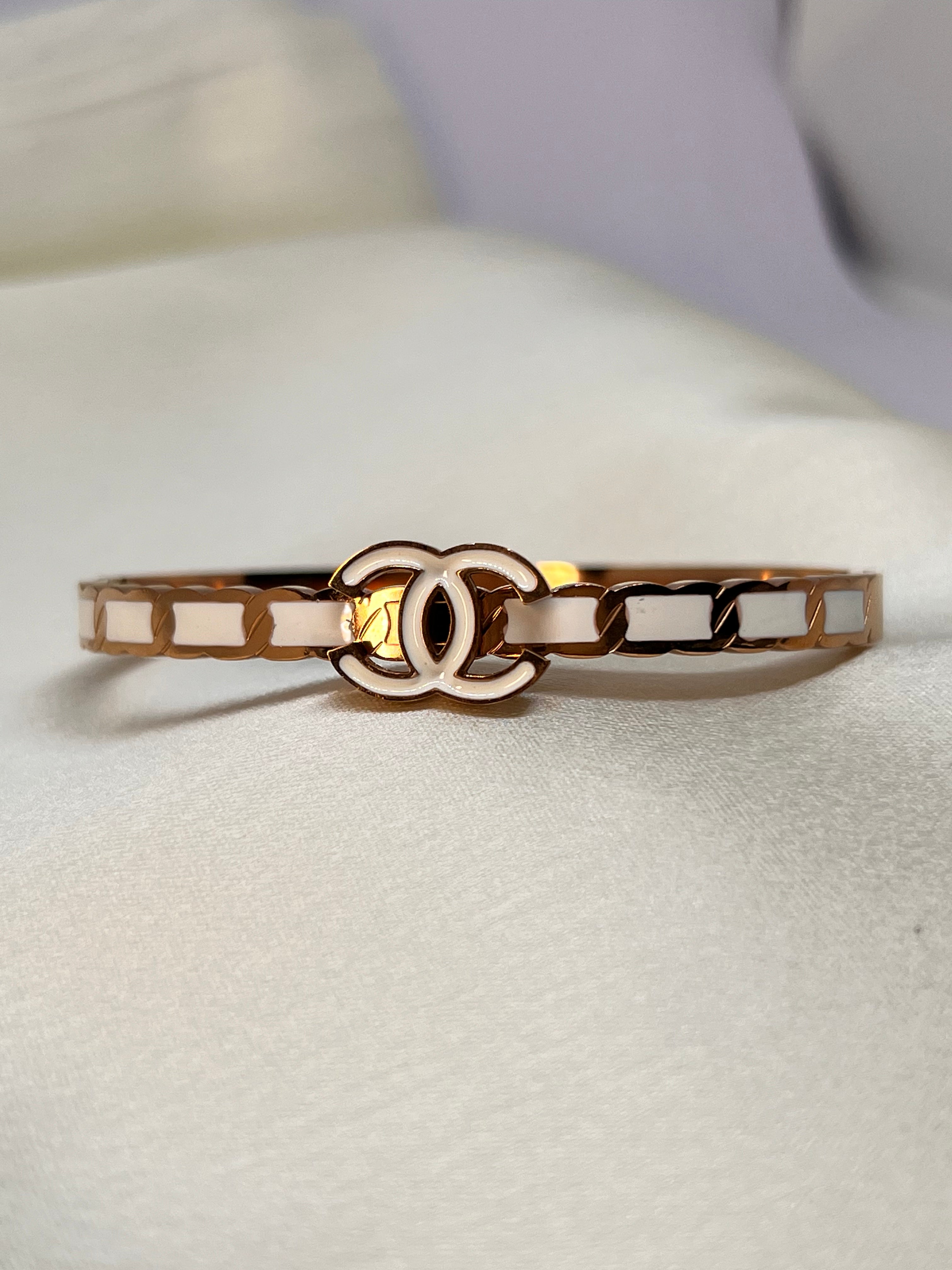 CHÉRIE B & W Anti-Tarnish Bracelet